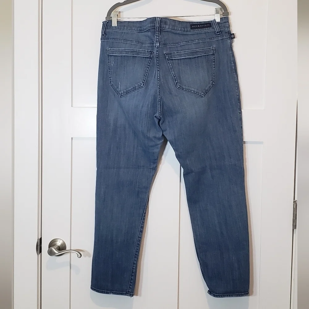 Rock & Republic EMO Blue Jeans Lightly Distressed Fading Whiskering Size 16